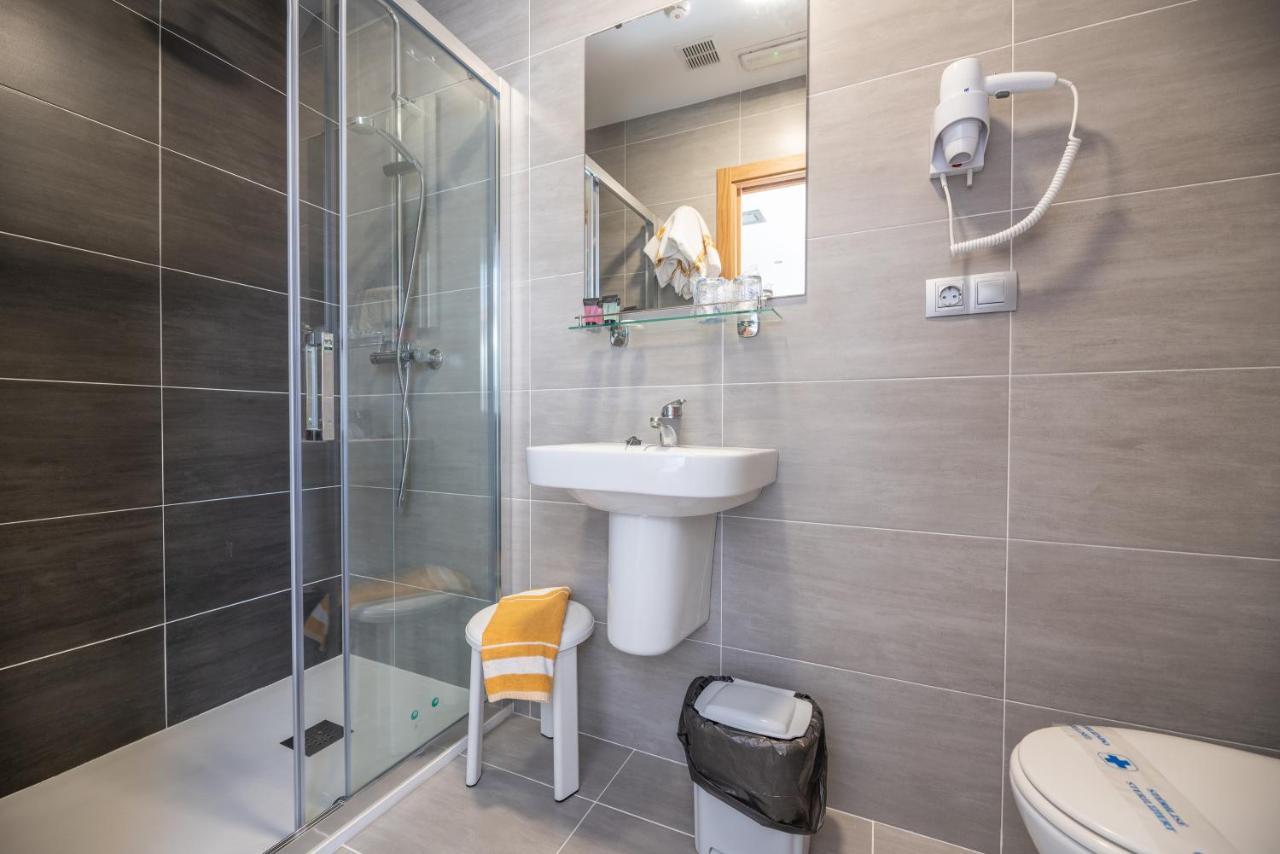 Habitación Doble con 2 camas (2 adultos + 1 niño)